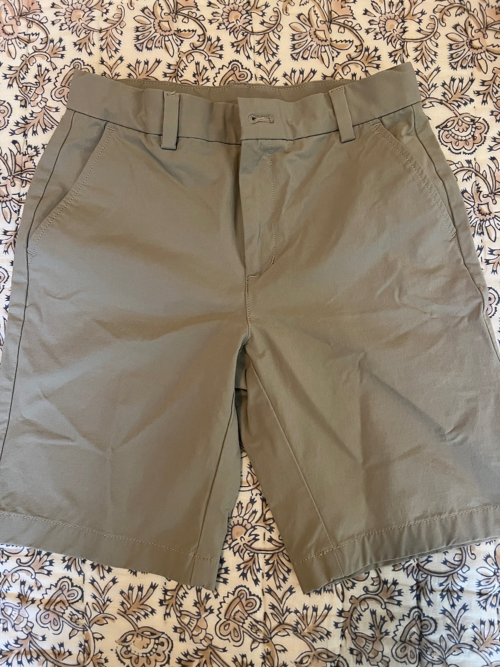 Vineyard Vines Youth Khaki Performance Short 12